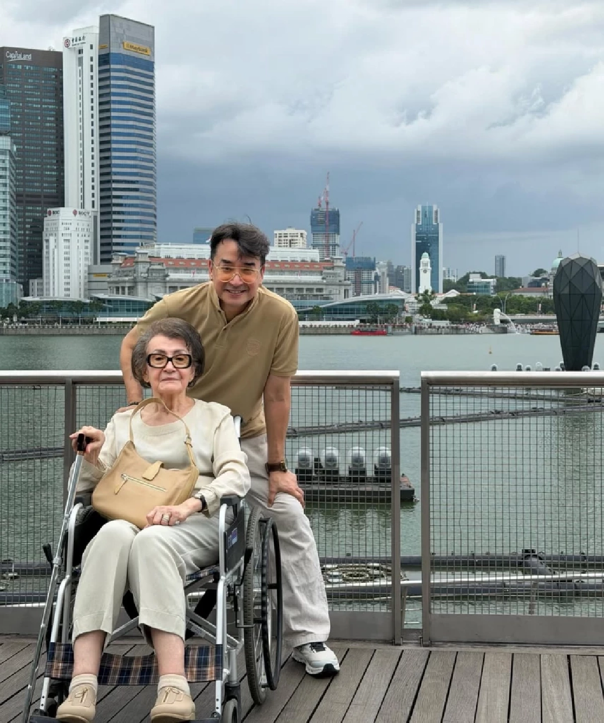 คุณแม่นีโน่ เมทนี วัยเลข 8 ยังเป๊ะ ดีกรีอดีตนางฟ้าการบินไทย