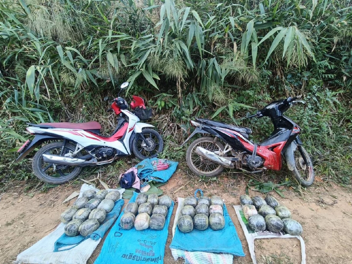 สกัดขบวนการลำเลียงยาเสพติด ยึดฝิ่นกว่า 60 กก. – ยาบ้า 10 เม็ด