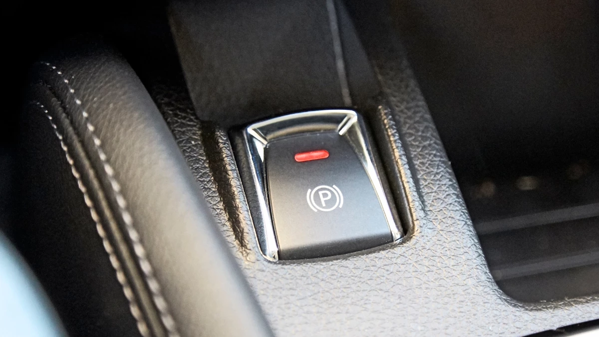  รถมีเบรกมือไฟฟ้า ต้องรู้! 5 เรื่องสำคัญที่คนใช้  ห้ามมองข้าม