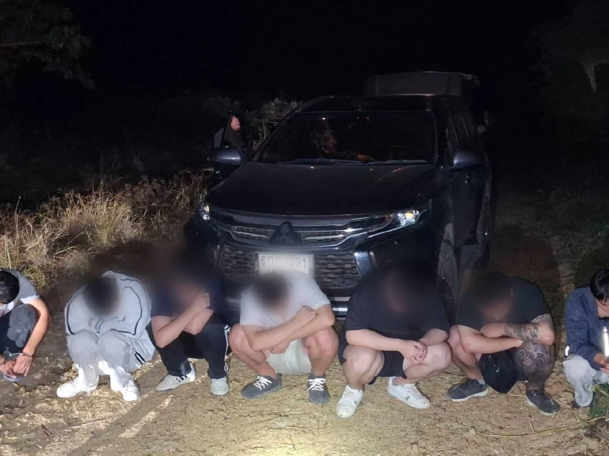 เจอตำรวจทางหลวงถึงกับแตกตื่น! รวบแก๊งลอบขนชาวจีน 14 คน