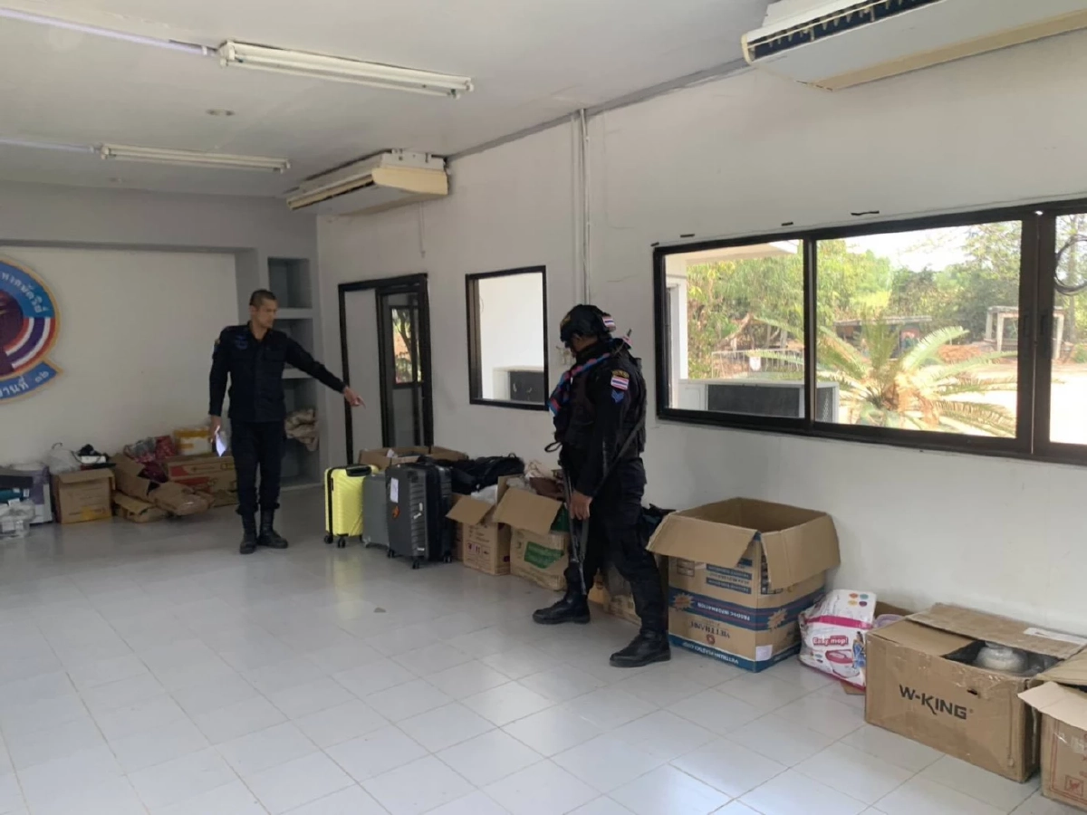 สกัดแก๊งคอลเซ็นเตอร์! ทิ้งของกลางคาชายแดนสระแก้ว พบหมวก CIB ปลอม