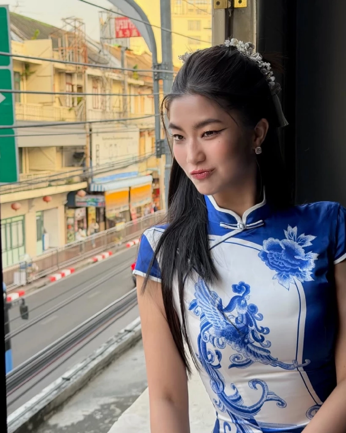 ฮือฮาสนั่น เปิดภาพหลุด "ทิม พิธา" ควงดาราดัง เที่ยวต่างประเทศ