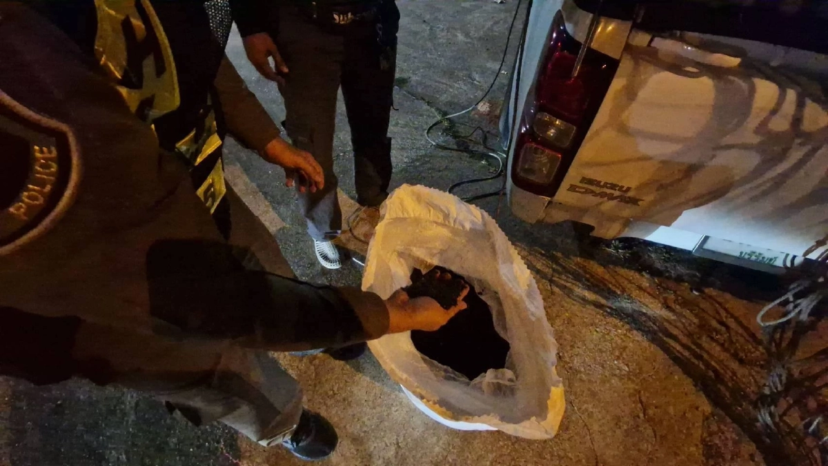 รวบกระบะลอบขน ข้าวสารดำ เถื่อน 4.5 ตัน ซุกข้ามแดนส่งโคราช