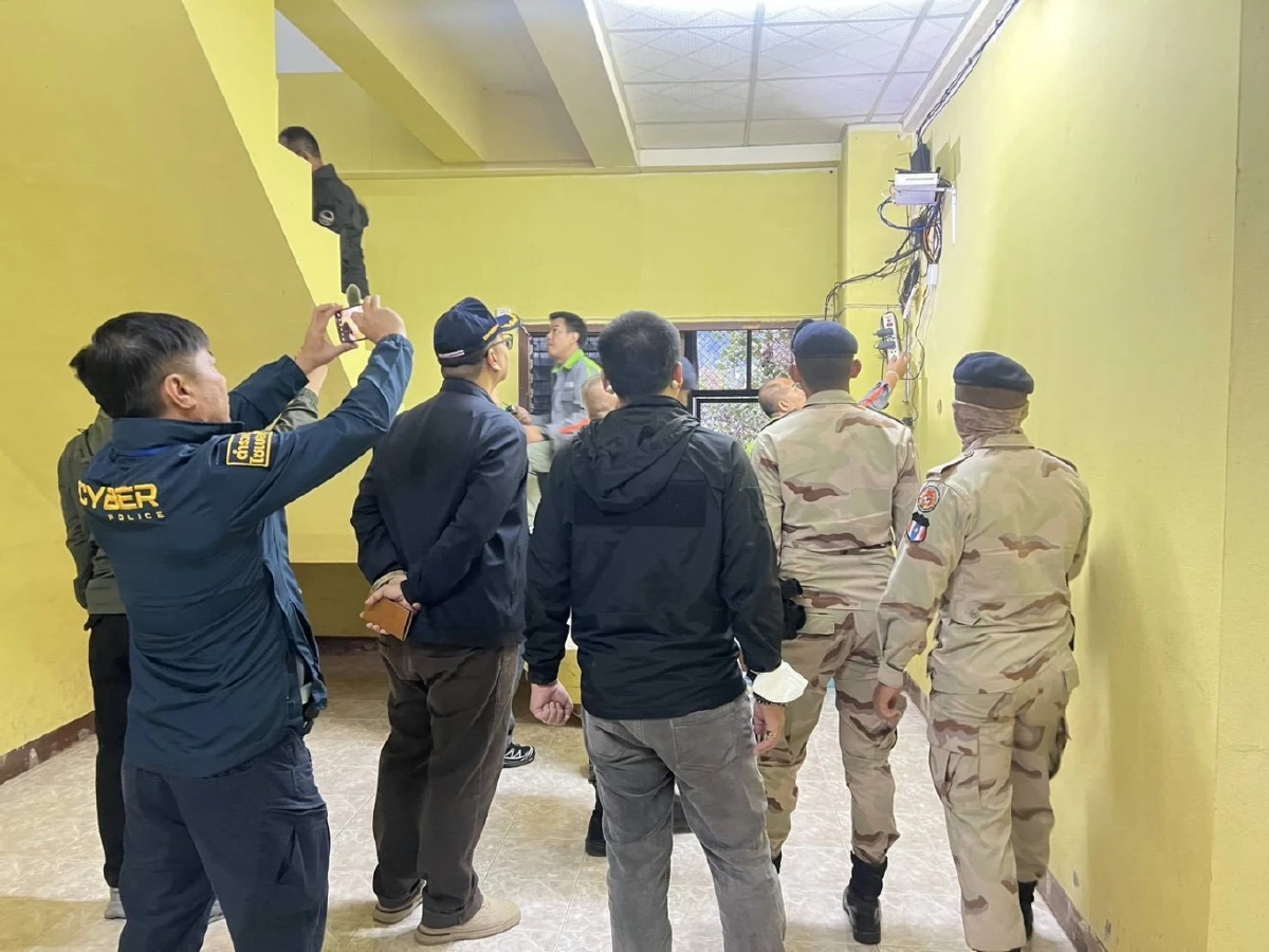 ตรวจค้นตึกแถว ลอบกระจายสัญญาณอินเทอร์เน็ตผิดกฎหมาย จ.ตาก