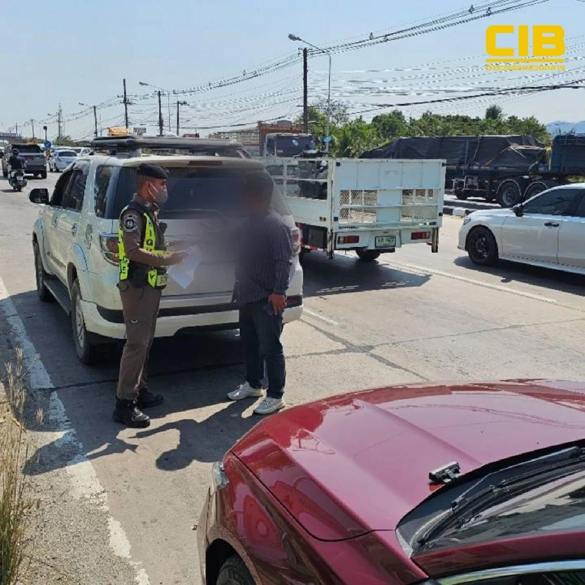 CIB ลุยชลบุรี! ทางหลวงกวาดล้างรถเถื่อนออนไลน์ รวบ 3 ผู้ต้องหา