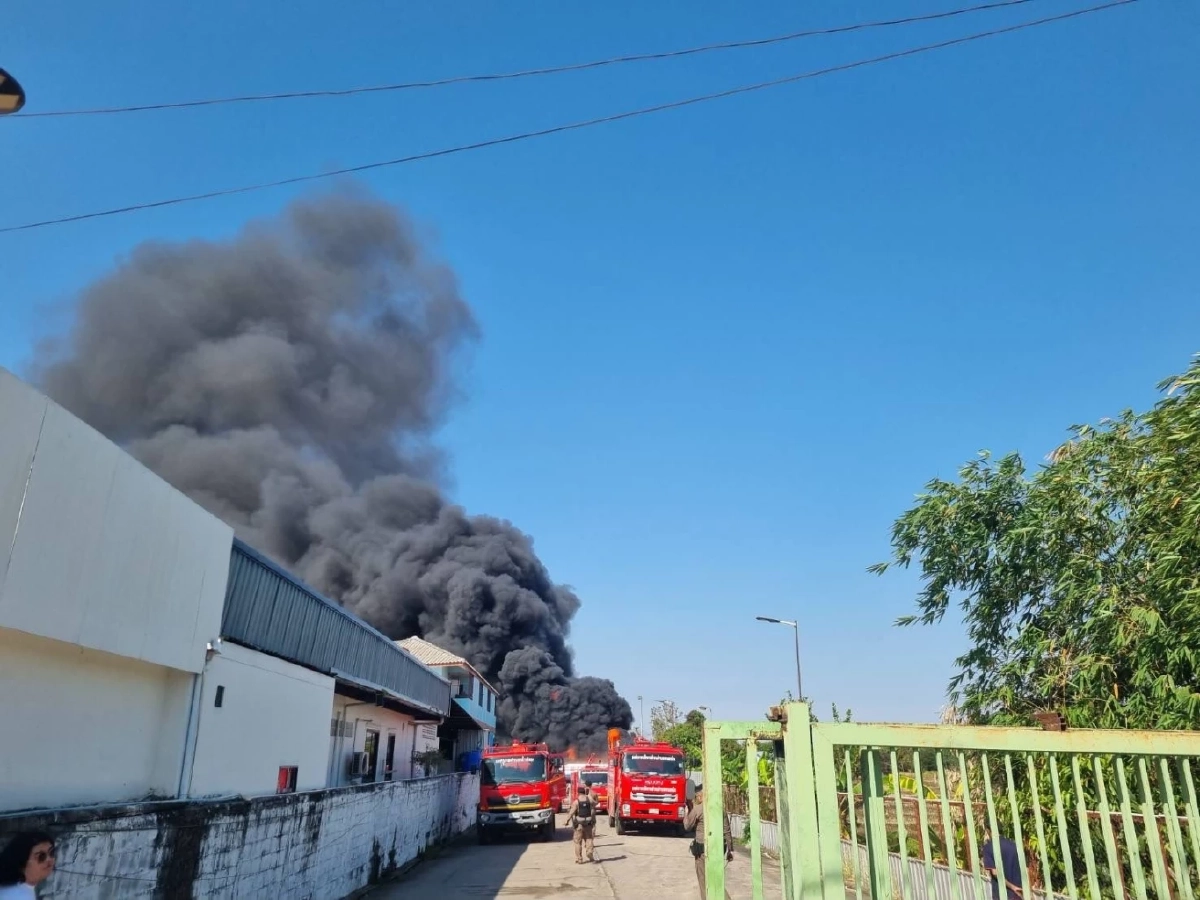 ขอนแก่นระทึก! ไฟไหม้รถบรรทุกน้ำมันภายในปั๊ม อ.กระนวน