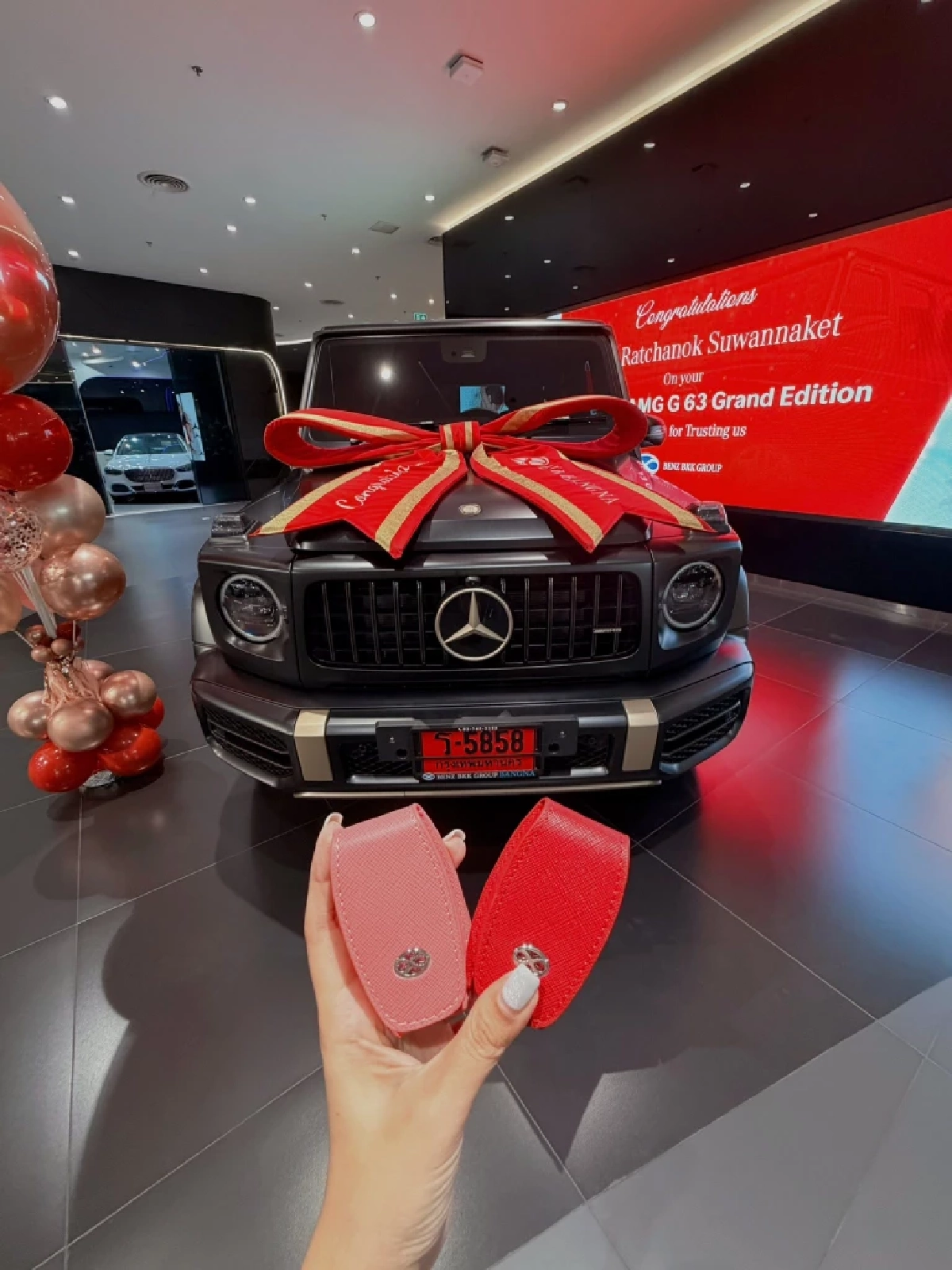 ส่องรถป้ายแดง เจนนี่ รัชนก อีกหนึ่งความสำเร็จ แห่โฟกัสเลขทะเบียน