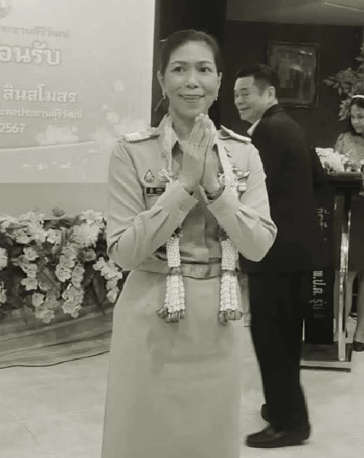 เปิดประวัติ ผอ.ศศิพัชร เสียสละแห่ง รร.พะตงฯ ยอมเป็นตัวประกันแทนศิษย์