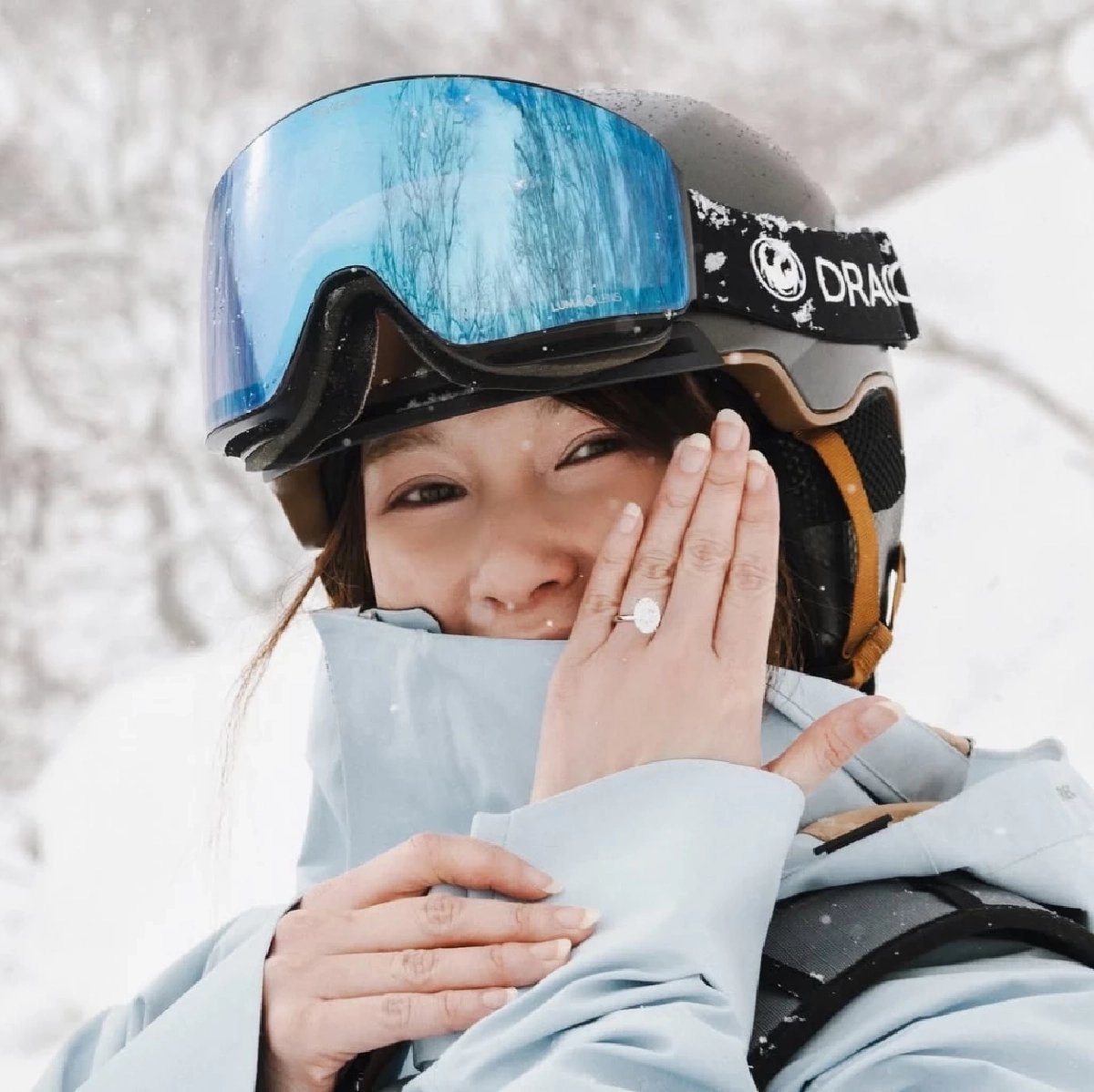 นักร้องสาว แป้งโกะ ถูกแฟนหนุ่มขอแต่งงาน โชว์แหวนเพชรเม็ดใหญ่