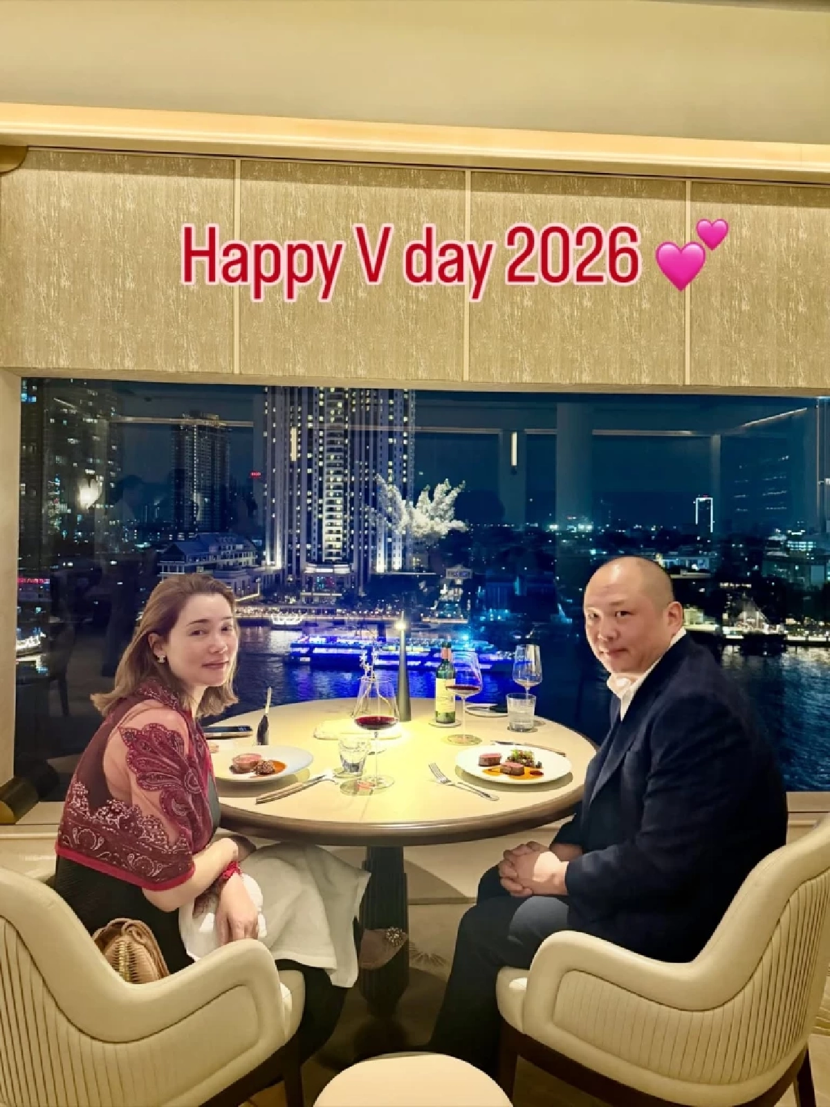  ลูกชายนักร้องดัง  หล่อทะลุเฟรม แม่แซวเอง “หัวกระไดบ้านไม่แห้ง”