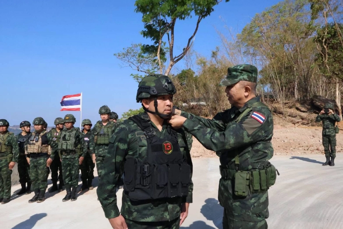 ยศสูงขึ้น ภาระหน้าที่หนักขึ้น พิธีประดับยศกำลังพลสนามชายแดน