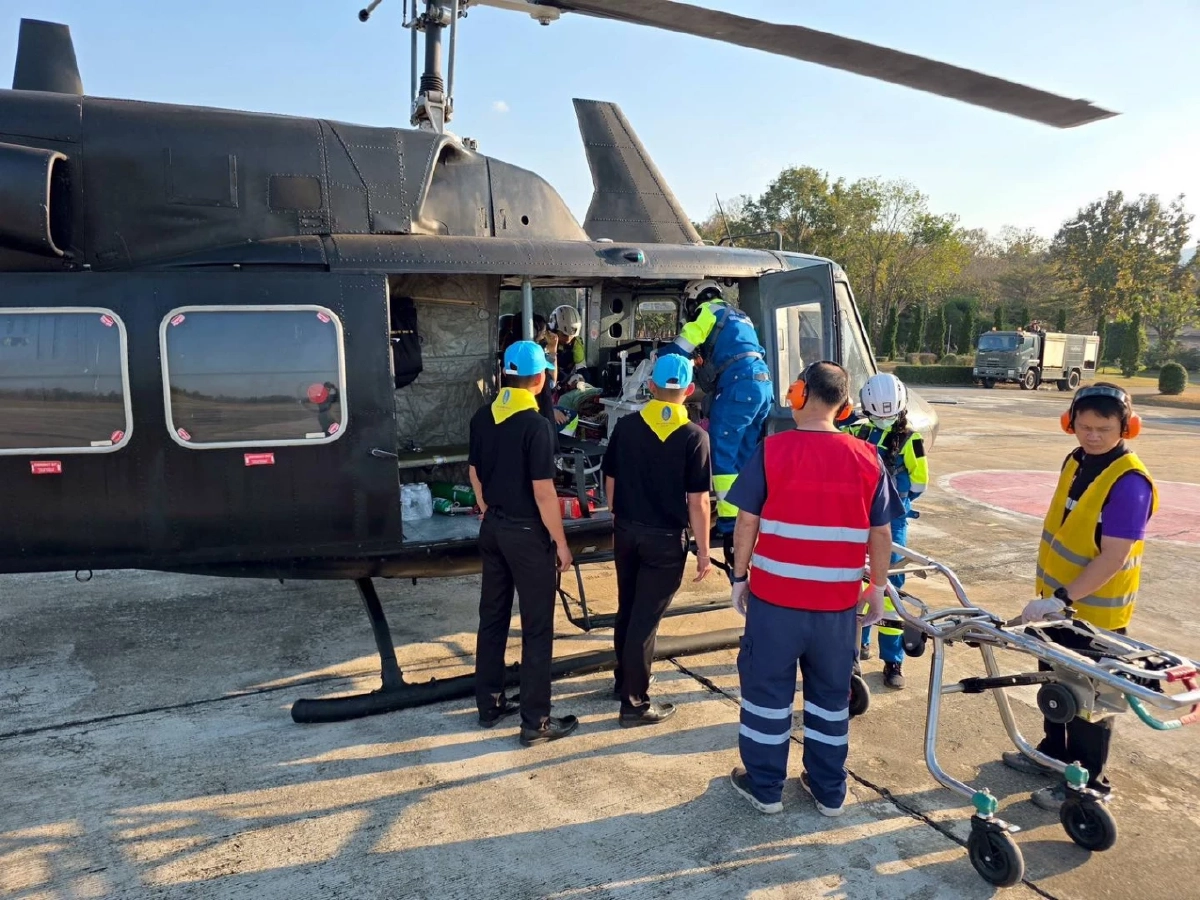 กกล.ผาเมือง สนับสนุนทีมแพทย์ฉุกเฉินแห่งชาติ บินด่วนรับผู้ป่วย