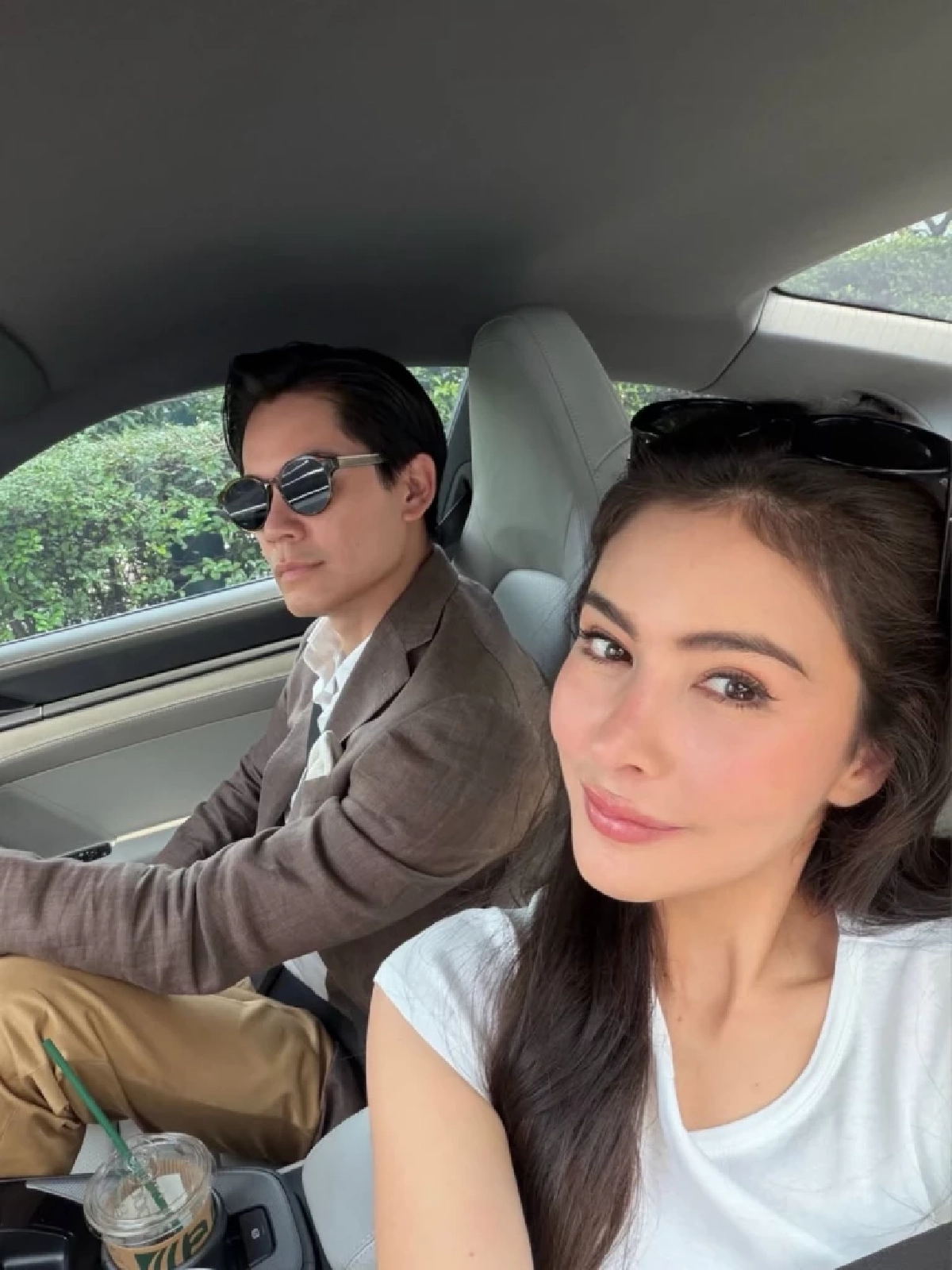 แฟนคลับโฟกัสผิดจุด “ศรีริต้า” ช็อตไหว้ก่อนหย่อนบัตรสุดเอ็นดู