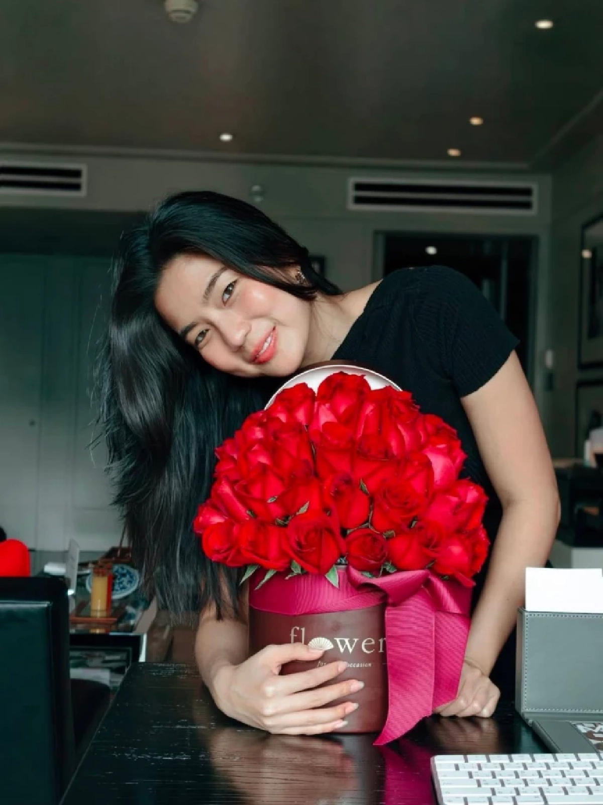 ไม่ต้องเดา "พิธา-ก้อย" ลงรูปคู่สุดหวาน ตอกย้ำข่าวลือหลังรูปหลุด