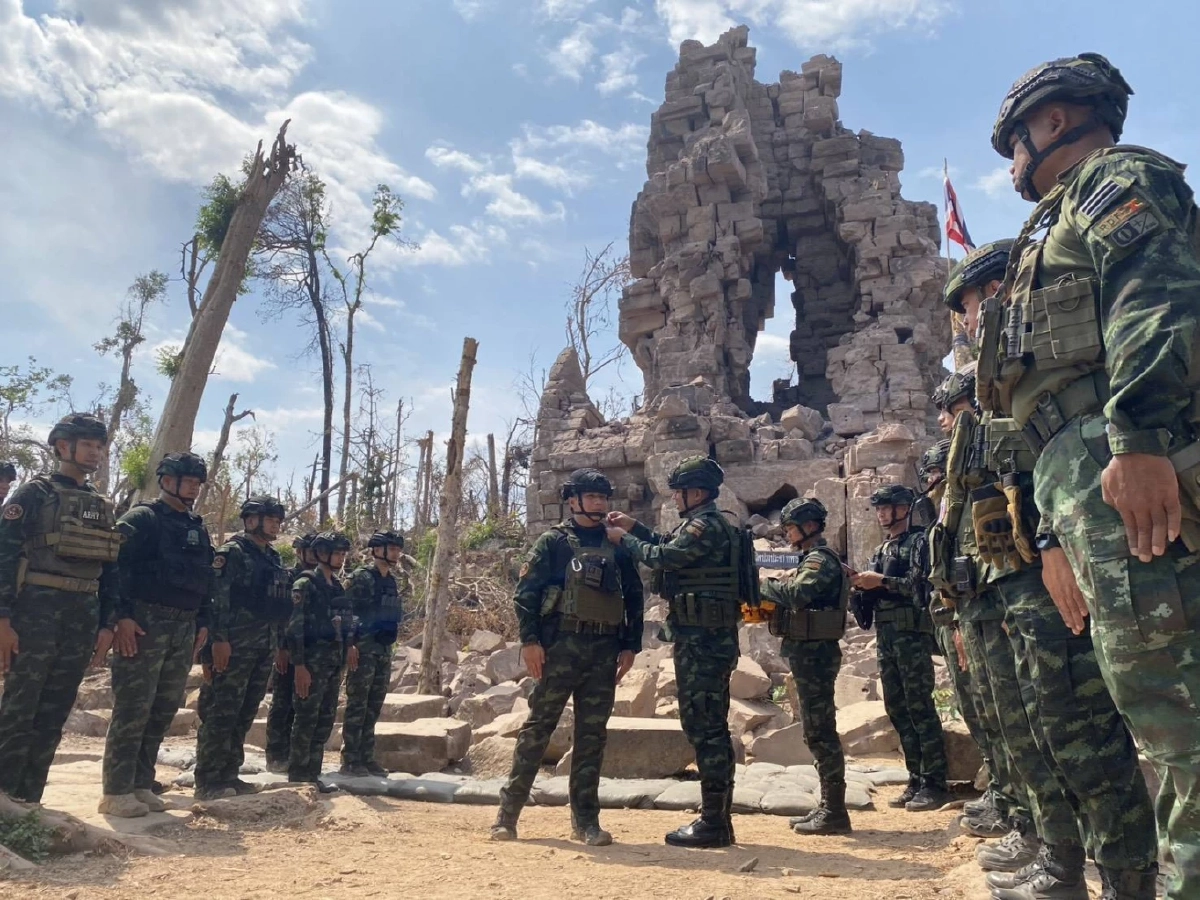 เชิดชูเกียรตินักรบชายแดน ประดับยศสมศักดิ์ศรี จำนวน 10 นาย 