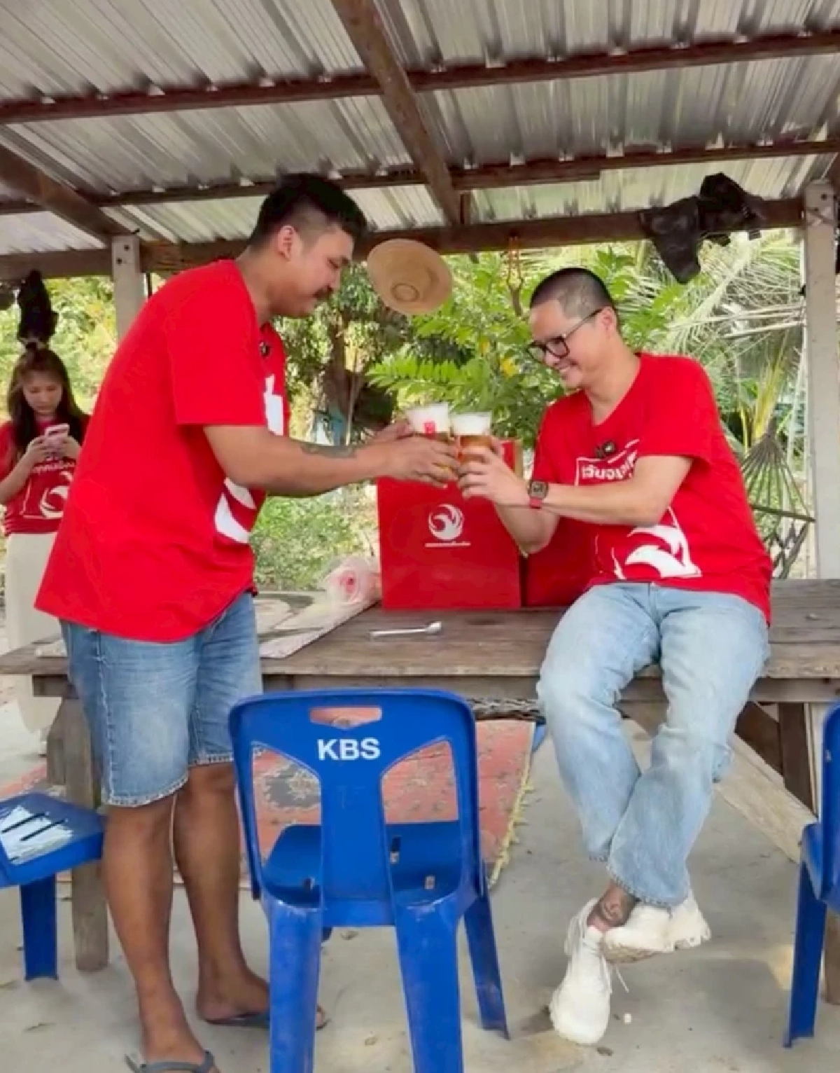 "พี่นอท"จัดเต็มโชคใหญ่ส่งถึงที่ เศรษฐีใหม่โคราช รวย18 ล้าน กับลอตเตอรี่พลัส