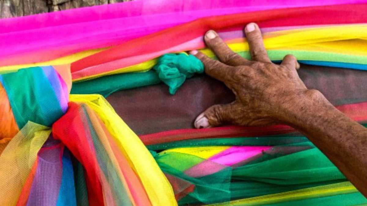 ผูกถูกที่ ชีวิตปัง! ไขความหมายผ้าสามสีศาลหลักเมือง เสริมงาน เงิน