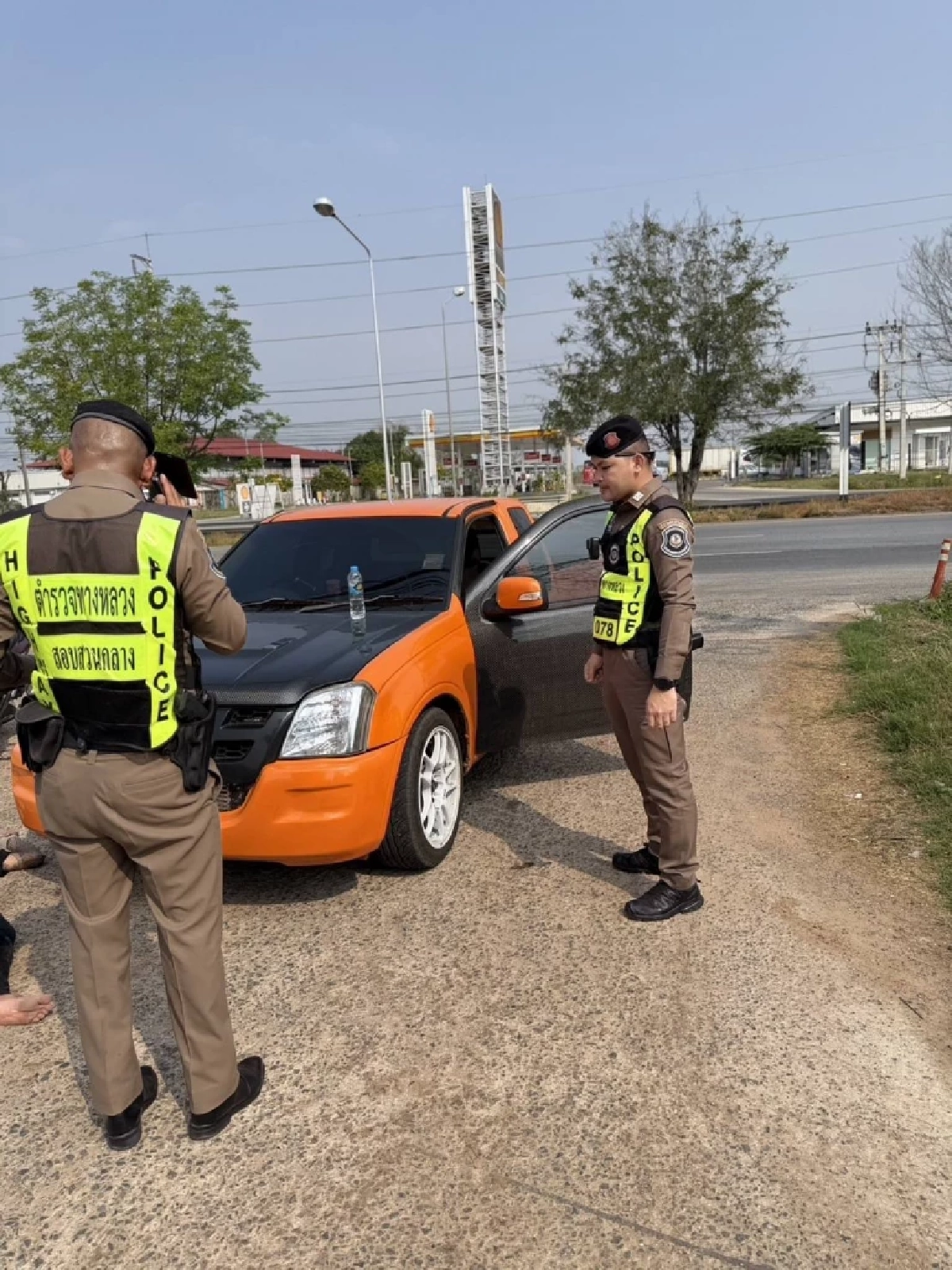 วิ่งหนีไม่รอด! ตำรวจทางหลวงโคราชจับชายวัย 31 ปี พร้อมยาบ้า–ไอซ์