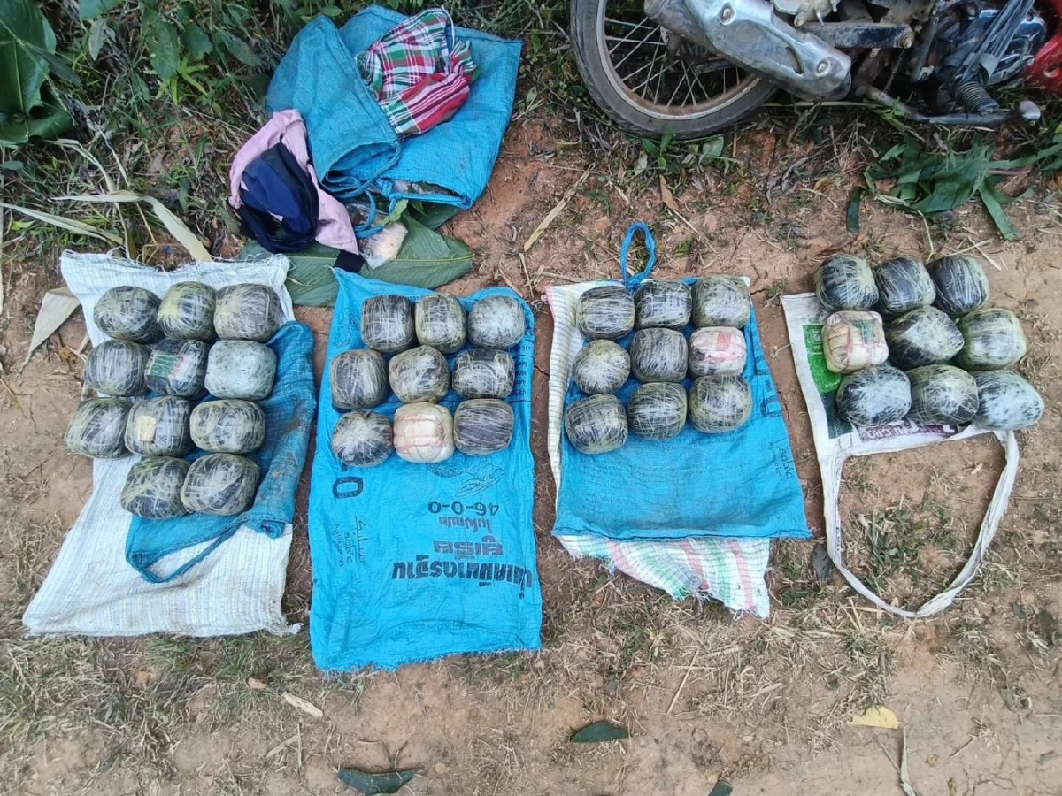 สกัดขบวนการลำเลียงยาเสพติด ยึดฝิ่นกว่า 60 กก. – ยาบ้า 10 เม็ด