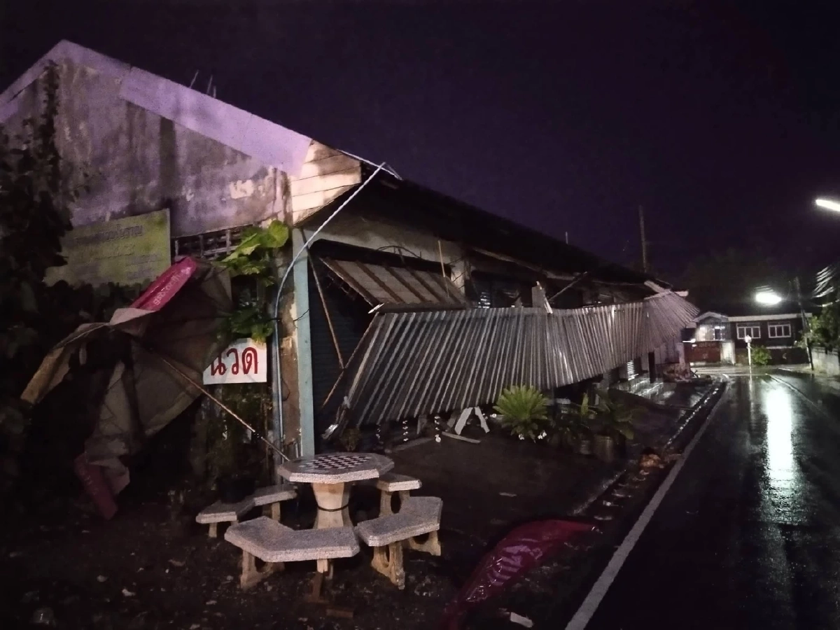 ฝนแรกถล่มยับ พายุฝนกระหน่ำจอมทอง บ้านเรือน-โรงพยาบาลอ่วม