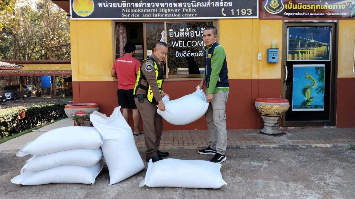 รวบกระบะลอบขน ข้าวสารดำ เถื่อน 4.5 ตัน ซุกข้ามแดนส่งโคราช