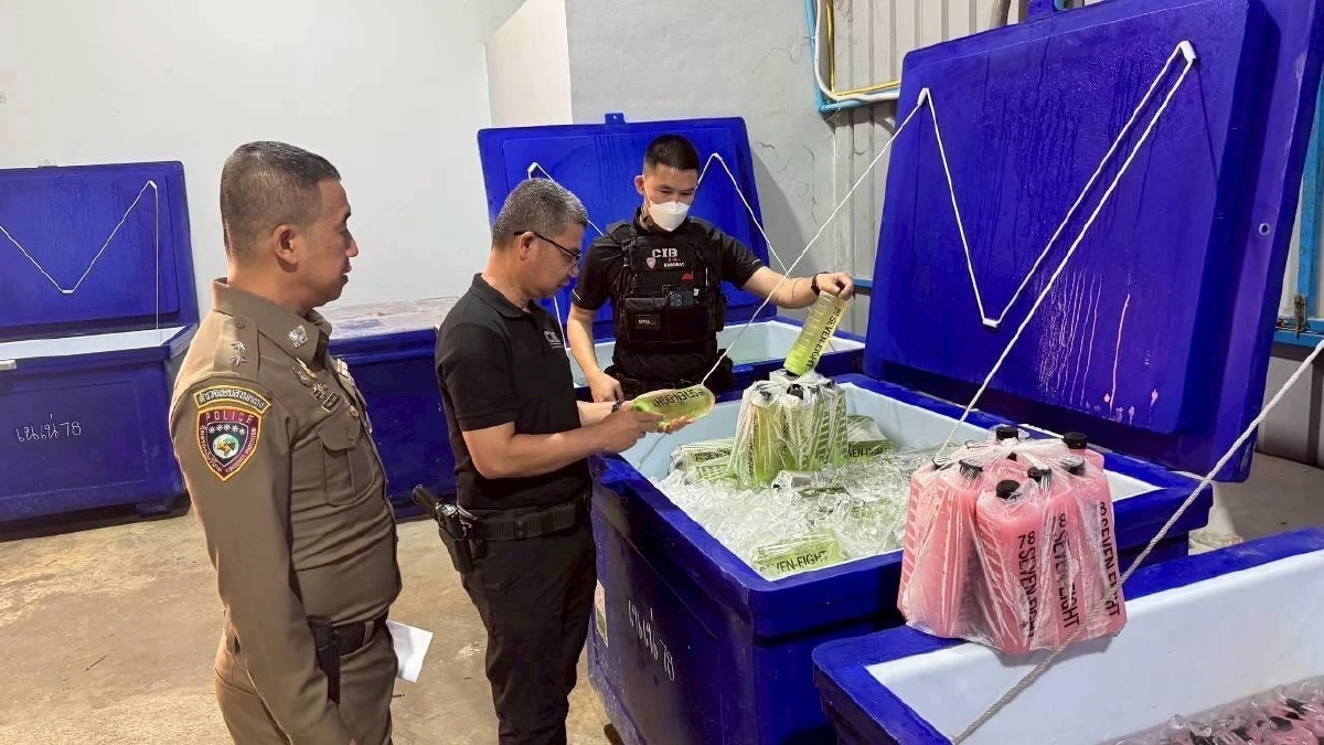 ทลายเครือข่ายโกดังจำหน่ายยาแก้ไอปลอม - ผลิตน้ำกระท่อมกรอกมือรายใหญ่