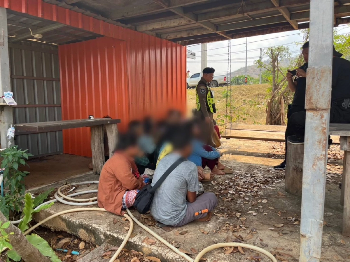 เปิดปฏิบัติการสกัดจับ! รวบกระบะขนแรงงานต่างด้าวลอบเข้าเมือง