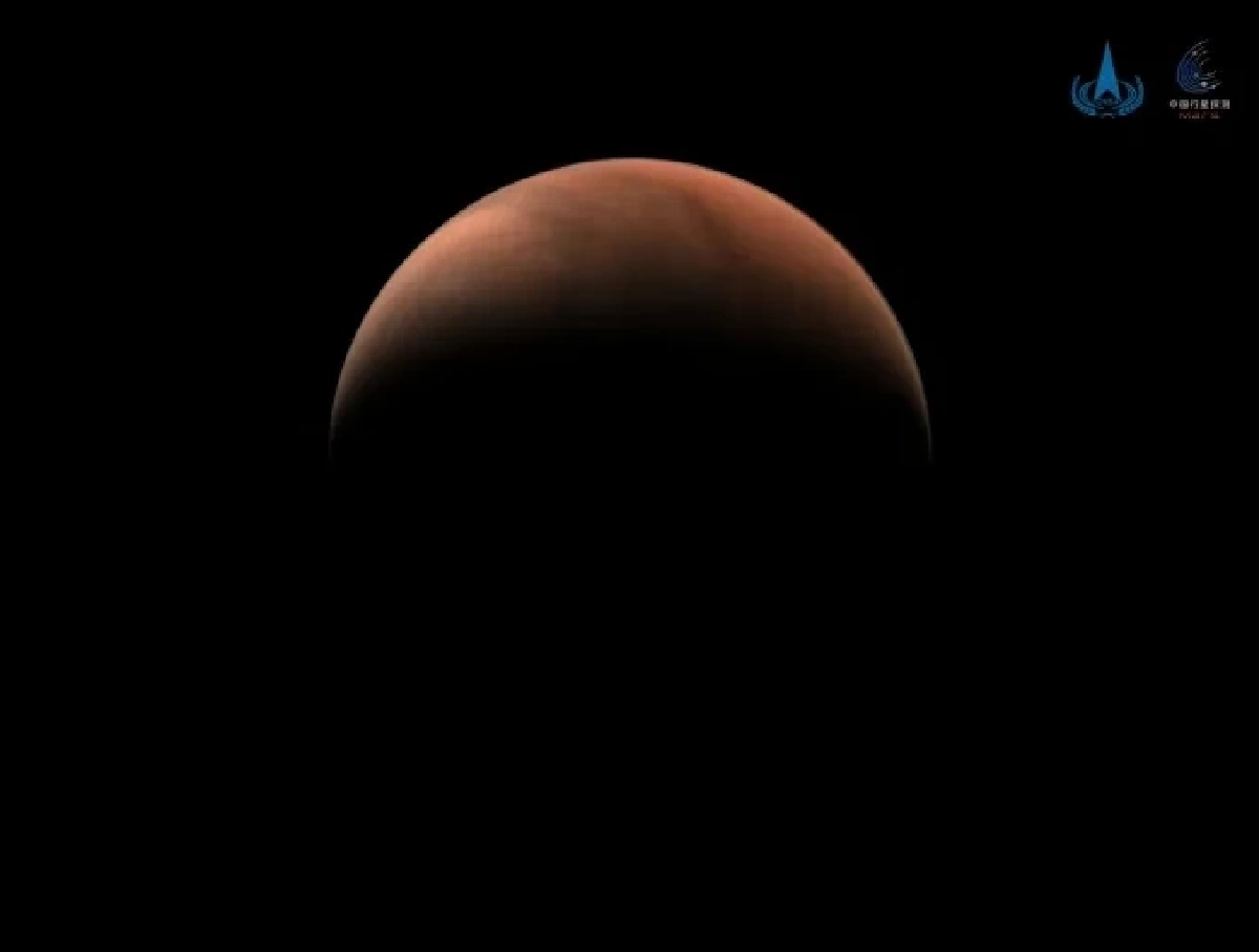 (ภาพจากองค์การบริหารอวกาศแห่งชาติจีน : ภาพถ่ายดาวอังคารจากยานสำรวจเทียนเวิ่น-1 วันที่ 18 มี.ค. 2021)