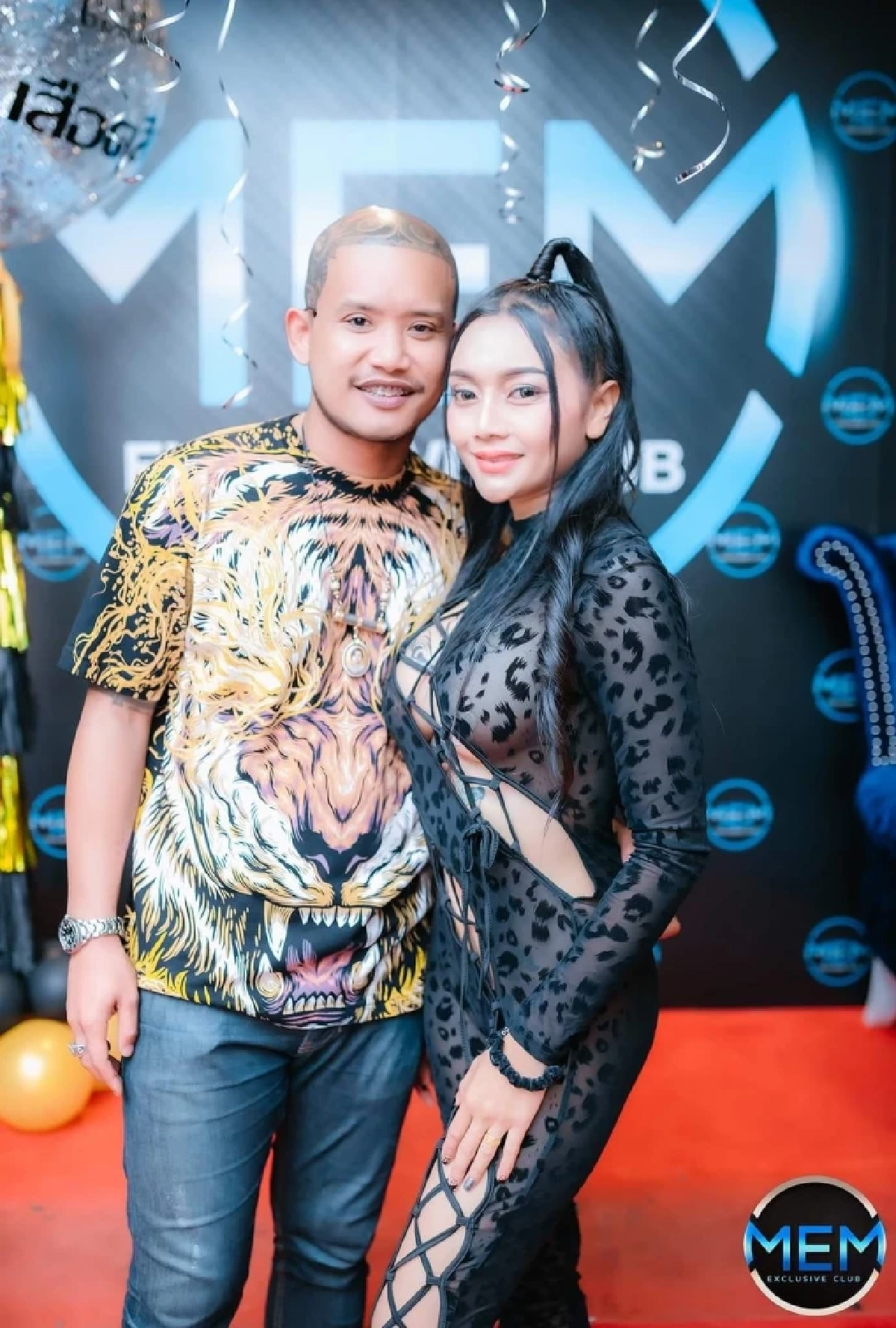 เอาแล้ว เมียเสือ ดุสิต โพสต์ส่อรักร้าว ผัวหึงสาวรุมคู่กรณีสาหัส