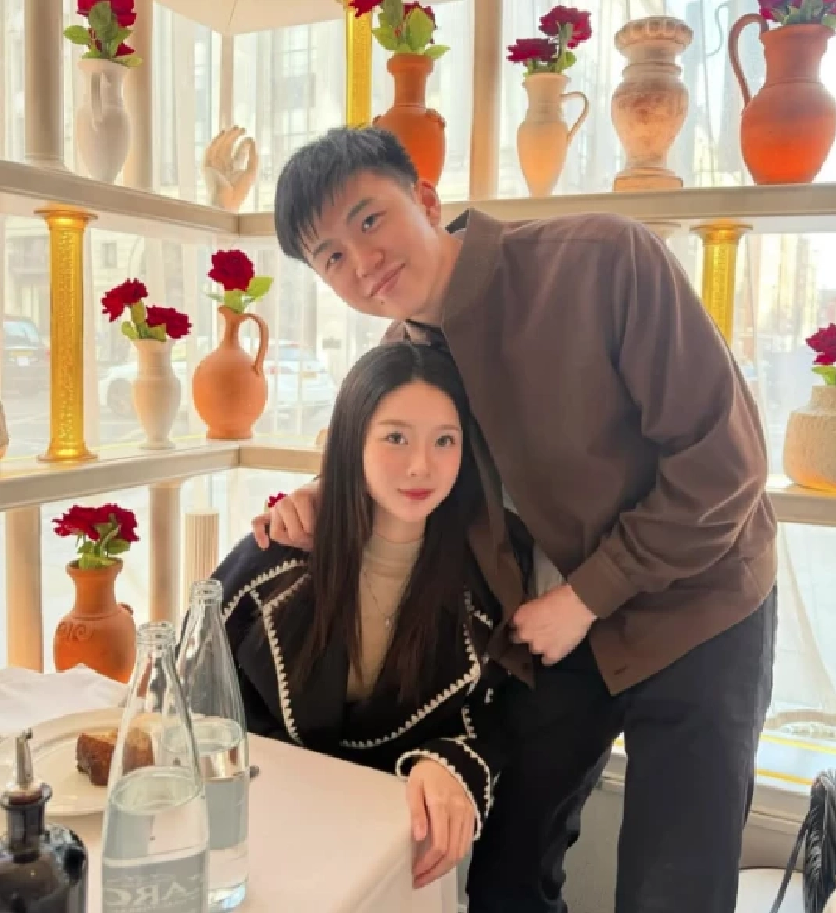 "น้องไปป์" ลูกชายอดีตนายกฯ ยิ่งลักษณ์ เปิดตัวแฟนสาววันวาเลนไทน์