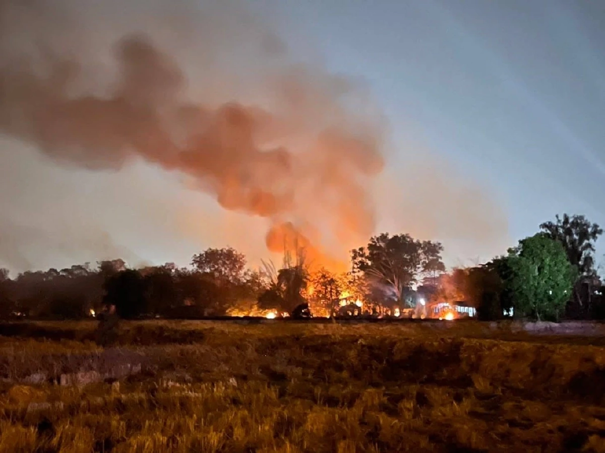 ชาวบ้านชายแดนกังวลคลังแสงระเบิด พบโดรนปริศนาบินว่อนเตรียมอพยพ