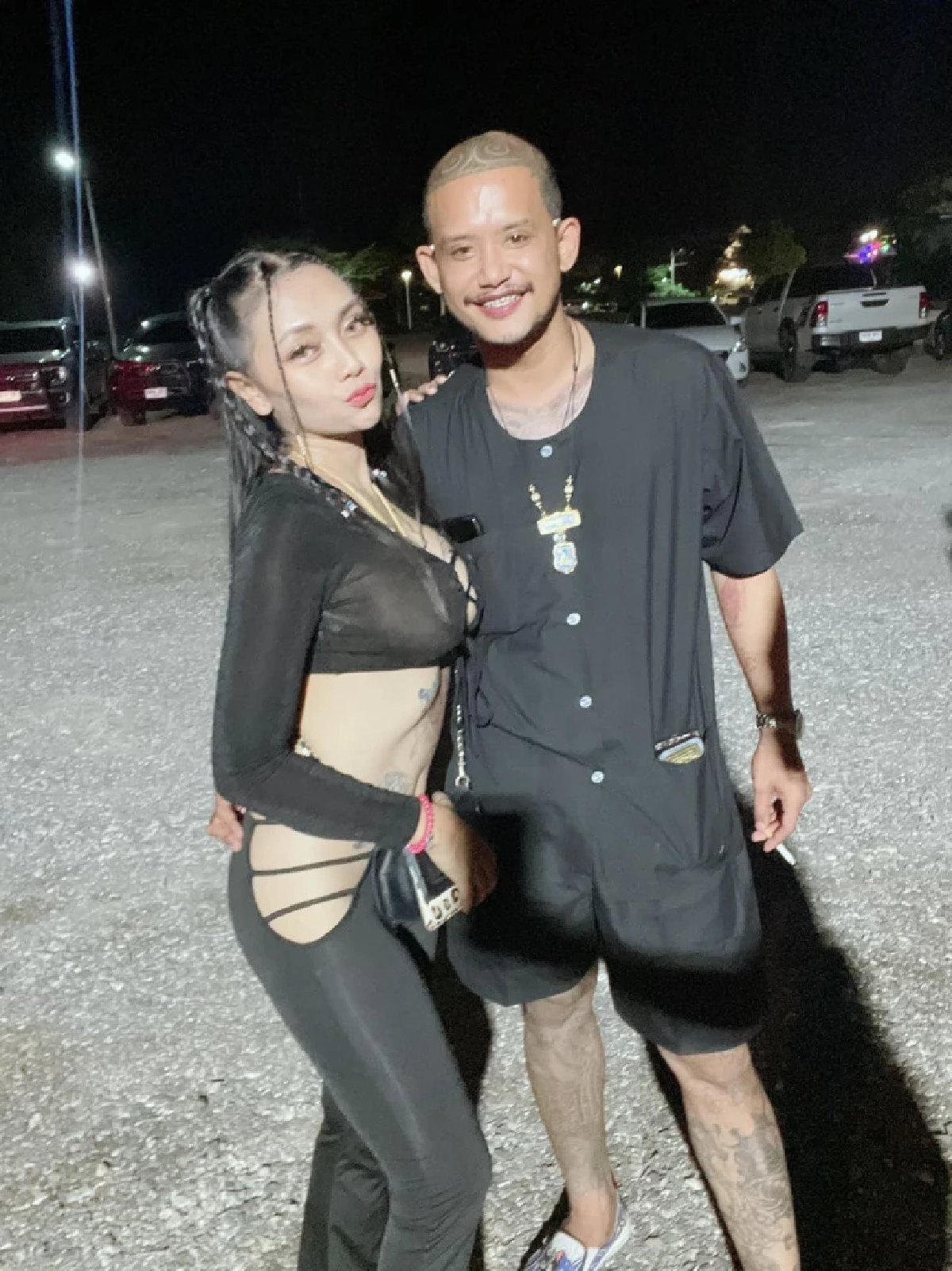 เอาแล้ว เมียเสือ ดุสิต โพสต์ส่อรักร้าว ผัวหึงสาวรุมคู่กรณีสาหัส