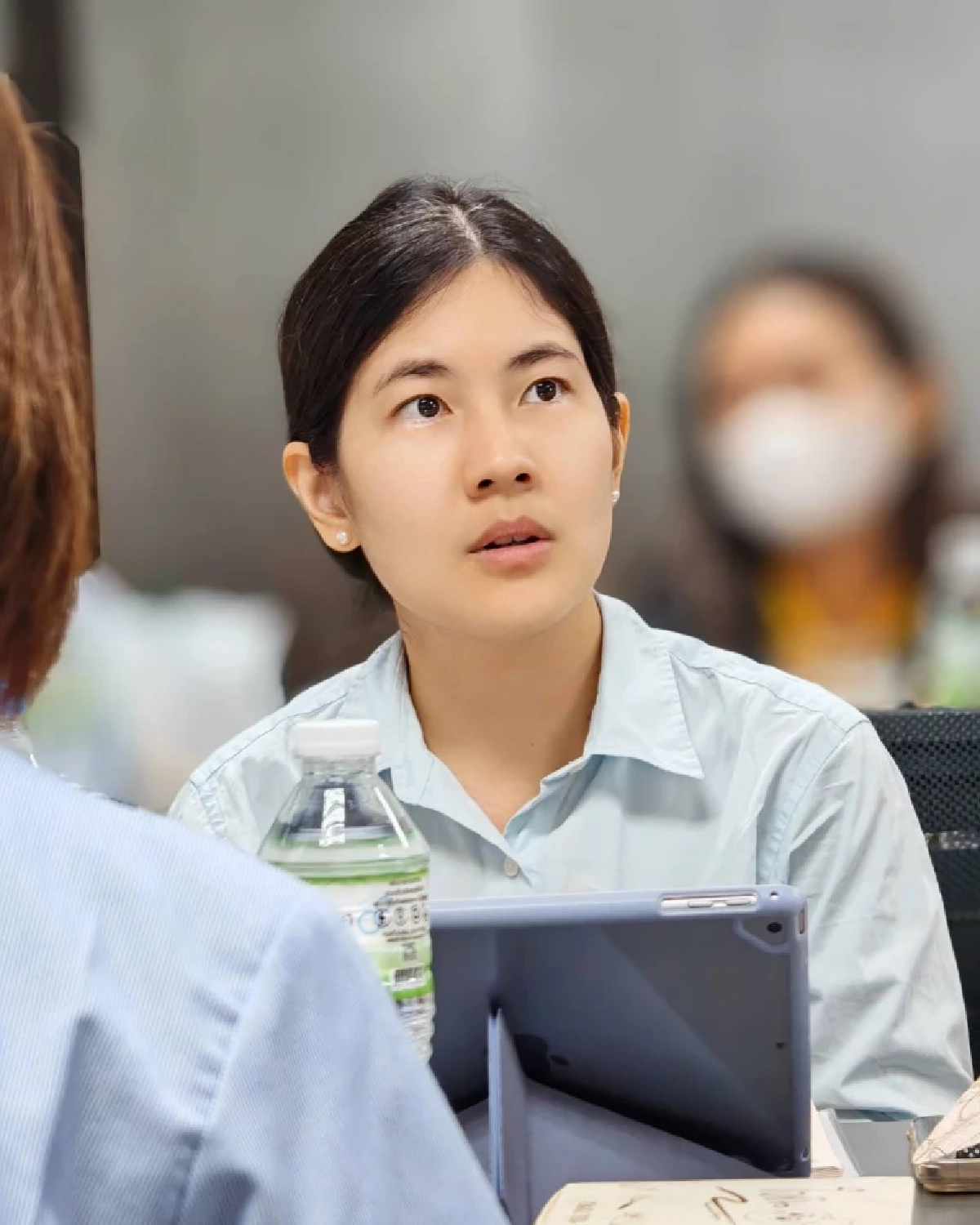 เพื่อนร่วมงานอาลัย "หมอน้ำตาล" อุบัติเหตุรถตู้ รพ. ชนรถบรรทุก 6 ล้อ