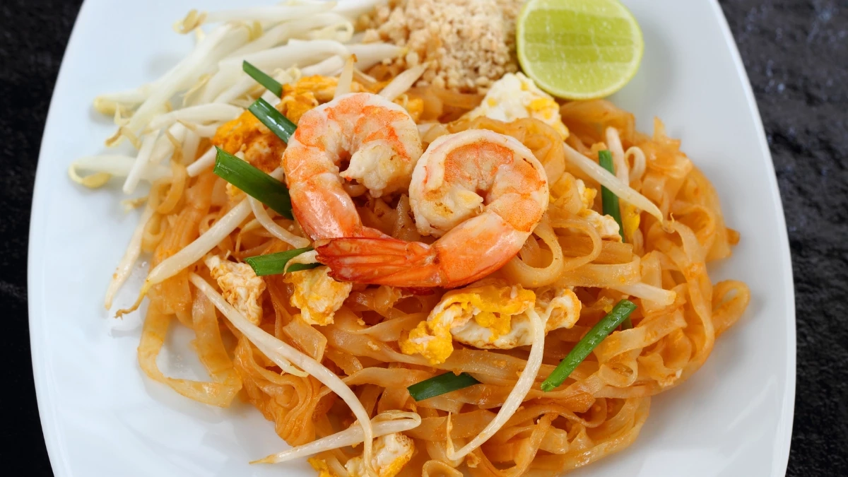 ไขข้อสงสัย ต้นกำเนิดผัดไทย มาจากกัมพูชา ตามที่แชร์กันในโซเชียล