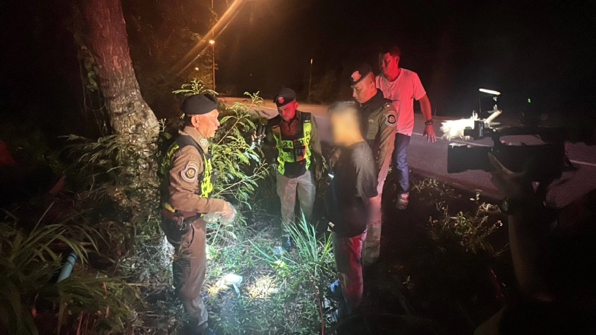 ซิ่งแหกด่านกว่า 10 กม. โยนยาบ้าทิ้งริมทางก่อนจนมุม ยึด 3,834 เม็ด