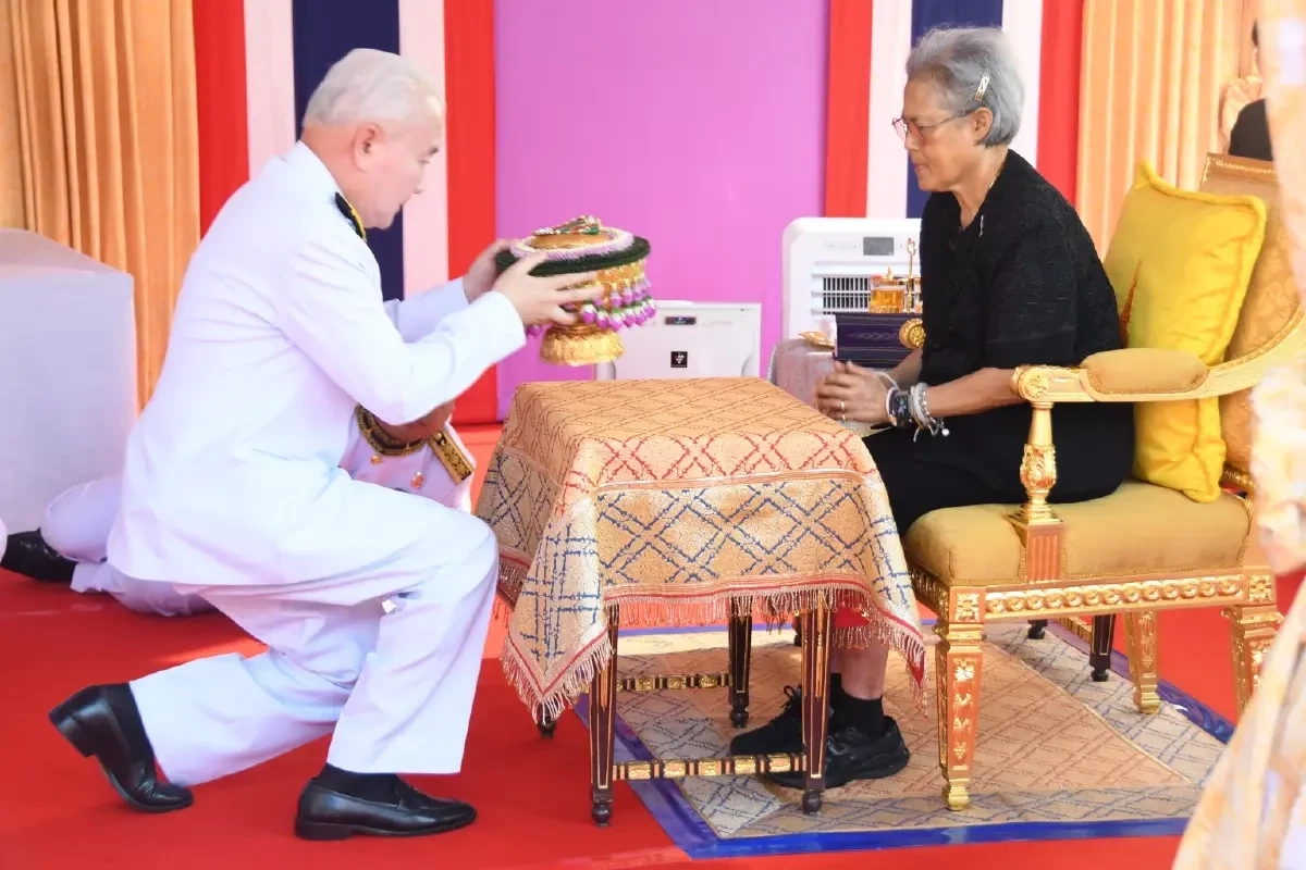 เปิดประวัติ พระรัศมีทองคำ พระพุทธสิหิงค์ พร้อมเจาะลึกวิธีบูรณะสุดประณีต