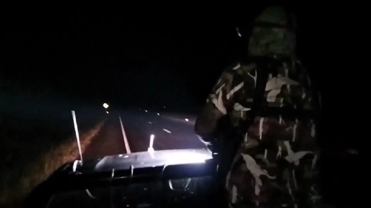 สั่งสกัดฝูงช้างป่า 24 ตัว บุกถนนสายหลัก หวั่นทะลักภูเวียง