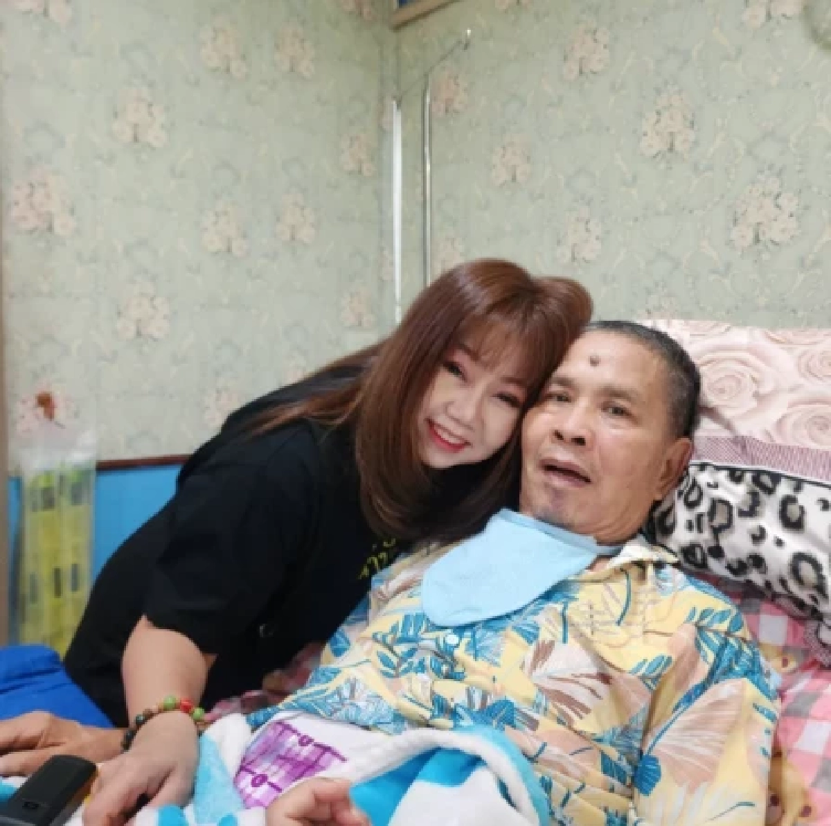 "เปิ้ล ณภัทร" ลูก "เด๋อ ดอกสะเดา" เคลียร์ปมทะเบียนสมรสพ่อ