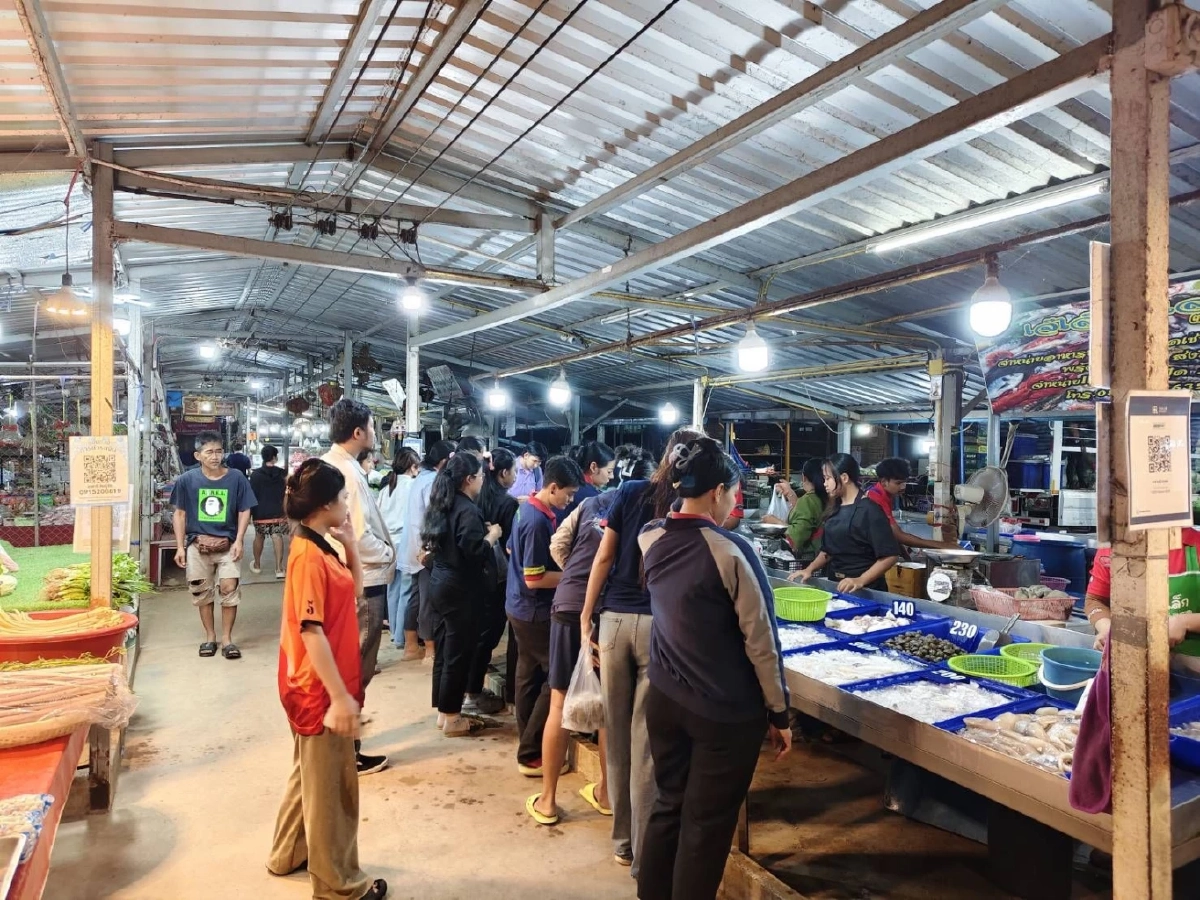 ช่วยชาวบ้าน! เจ๊เล็กทะเลสดเปิดขายราคาถูกสวนค่าน้ำมัน