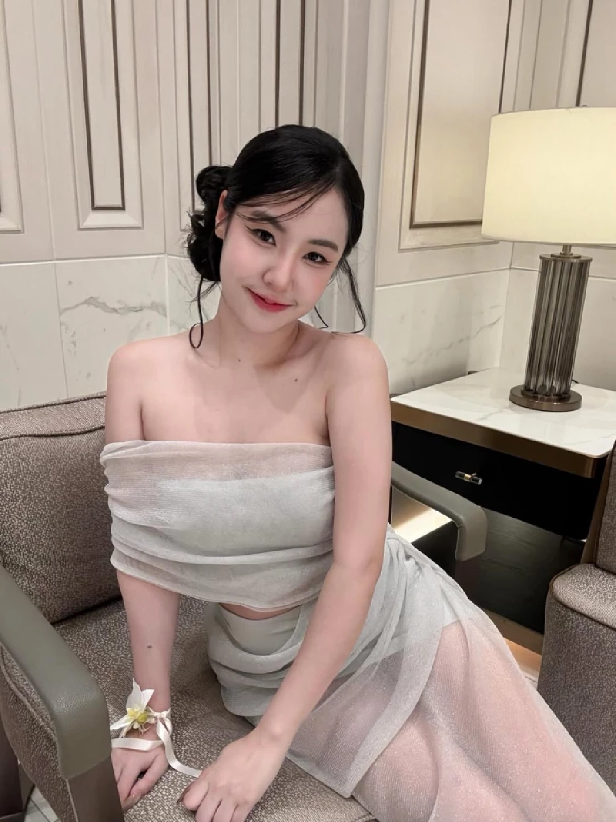 ลูกสาว “เท่ง เถิดเทิง” เสิร์ฟลุคเซ็กซี่เบาๆ   แฟนๆ ใจละลาย