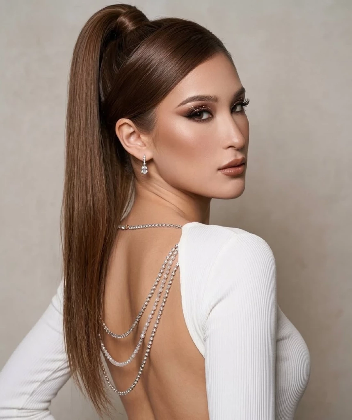 ลุคใหม่ทำจำแทบไม่ได้! พ่อพีทปล่อยภาพลูกสาว โซเชียลแทบแตก