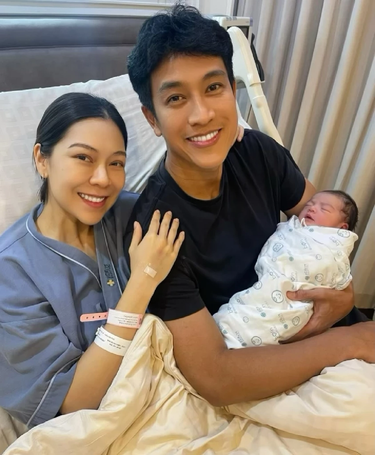 โมเมนต์คุณพ่อมือใหม่ “กอล์ฟ” น้ำตาซึม ช่วยภรรยาคลอดธรรมชาติ