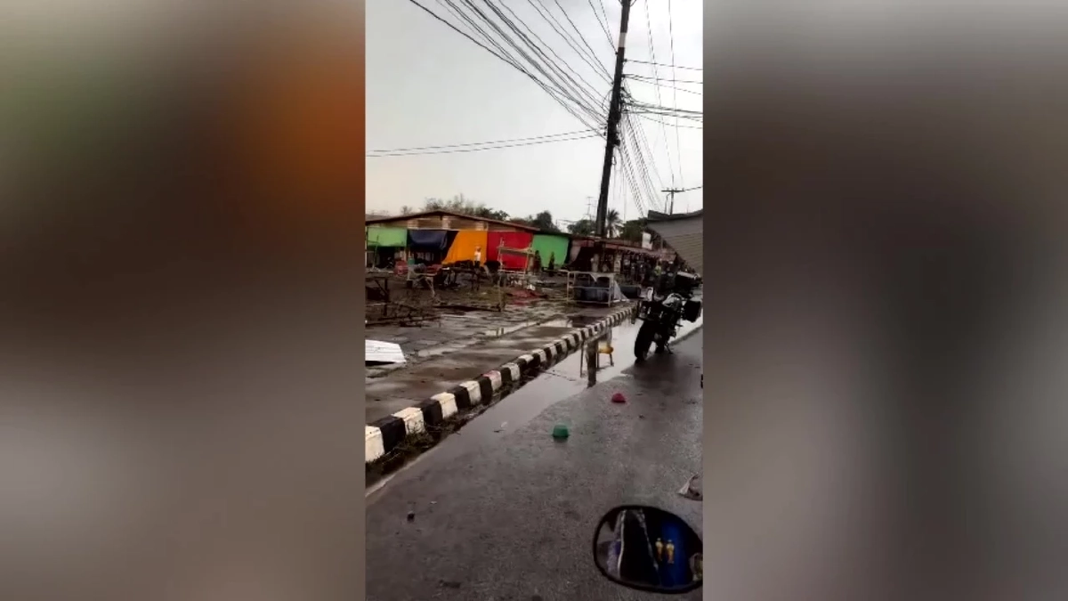 พายุถล่มน้ำโสมหลังคาปลิวฟาดสายไฟดับทั้งเมือง กีฬา อบต. หนีวุ่น