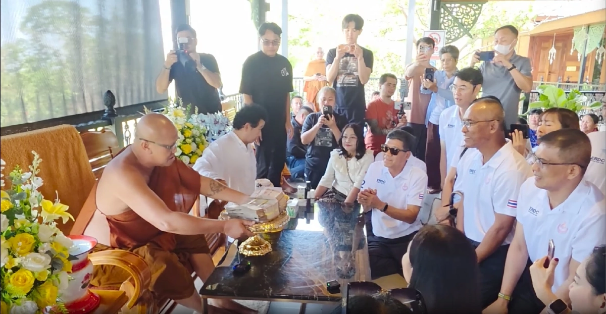 หลวงตาสินทรัพย์มอบเงิน 2.5 ล้านหนุนทหารทำถนนชายแดนเฟส 2