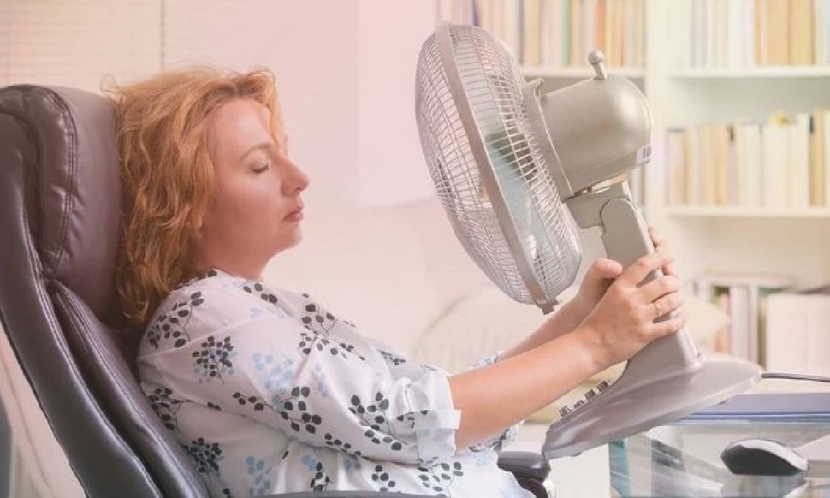 เปิดแอร์พร้อมพัดลม ดีกว่าที่คิด ช่วยเย็นเร็ว แถมประหยัดค่าไฟ