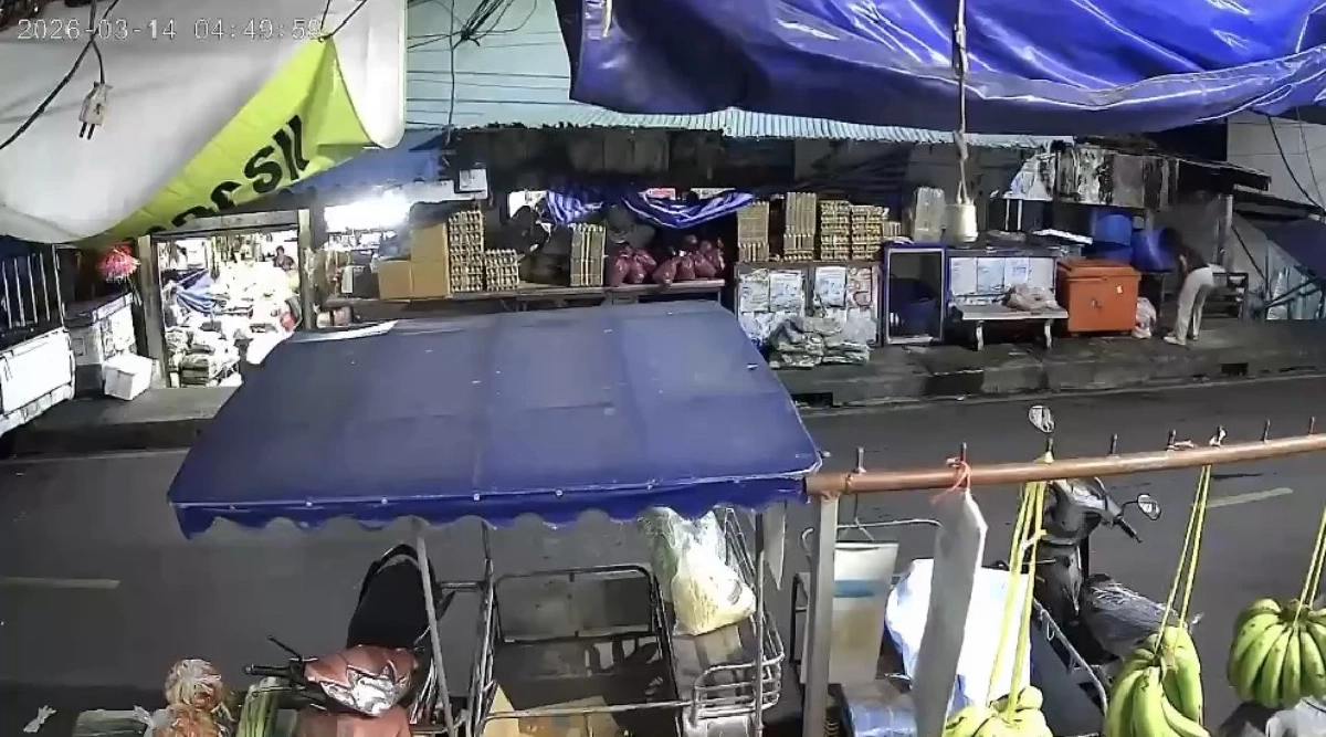 สุดเซ็งป้ามหาภัย! ลอบฉกของสดตลาดศรีราชา เสียหายหลายพันบาท