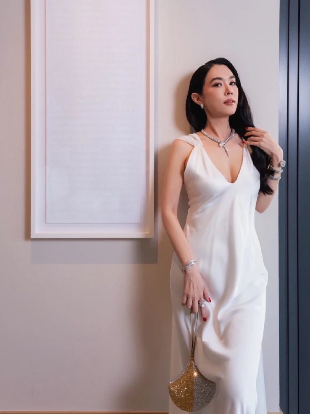  "เมย์ เฟื่องอารมย์" คืนงานอีเวนต์! ลุคเดรสขาว สวยแพงไม่เปลี่ยน