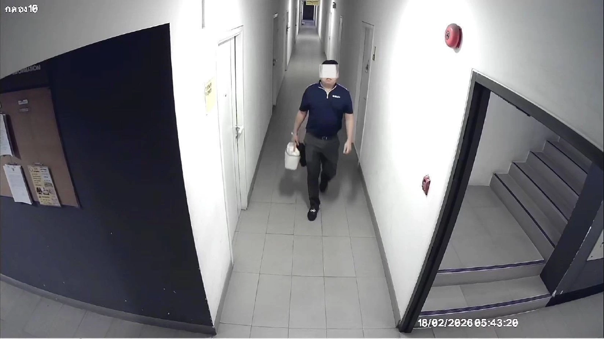 พ่อสุดกลั้นน้ำตา รับศพผจก.หนุ่ม เตรียมนำกลับบ้านเกิด