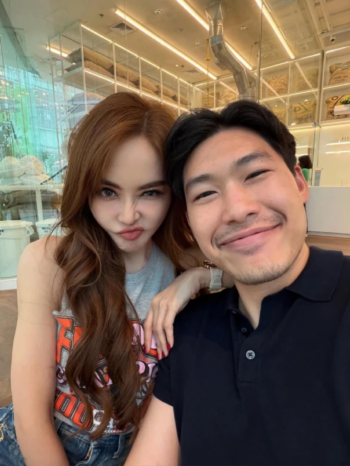 “เป้ย ปานวาด” ซบไหล่ “หมอต้น” ฟังผลตรวจแต่ใจไม่อยู่แล้ว