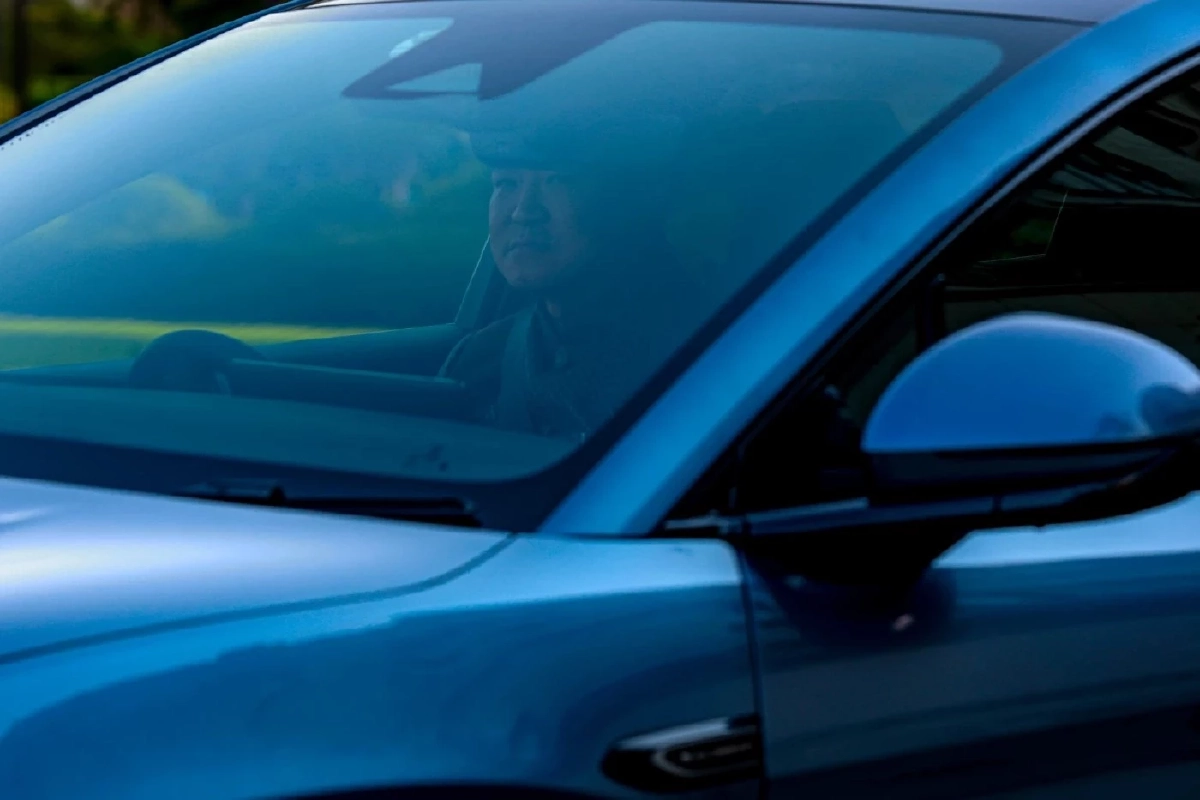 ส่องเลขสวย รถไฟฟ้า "อนุทิน" เปลี่ยนป้ายขาว ทะเบียนใหม่บังเอิญมาก